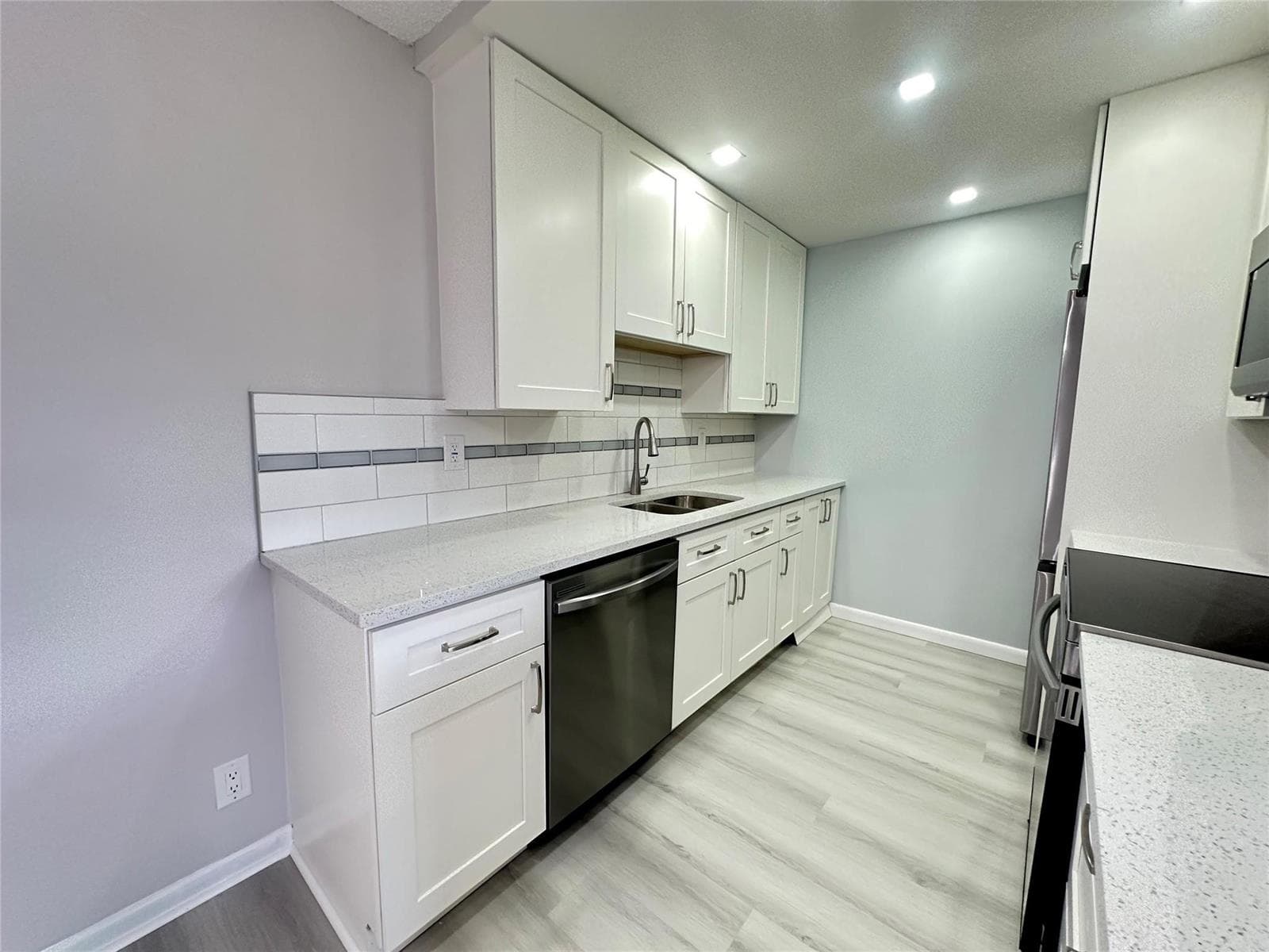 2048 Newport N, Deerfield Beach, FL 33442 photo 2