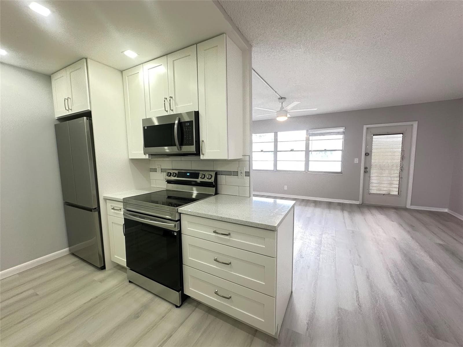 2048 Newport N, Deerfield Beach, FL 33442 photo 4