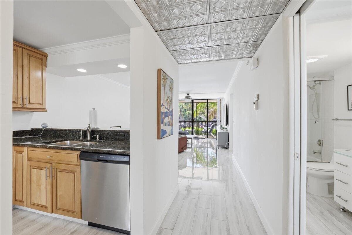 16 Royal Palm Way # 205, Boca Raton, FL 33432 photo 2