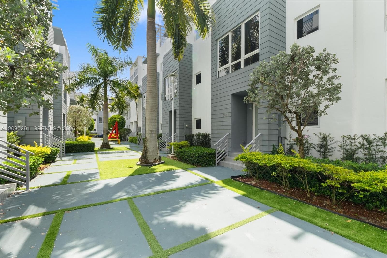 9161 NW 33rd St, Doral, FL 33172 photo 2