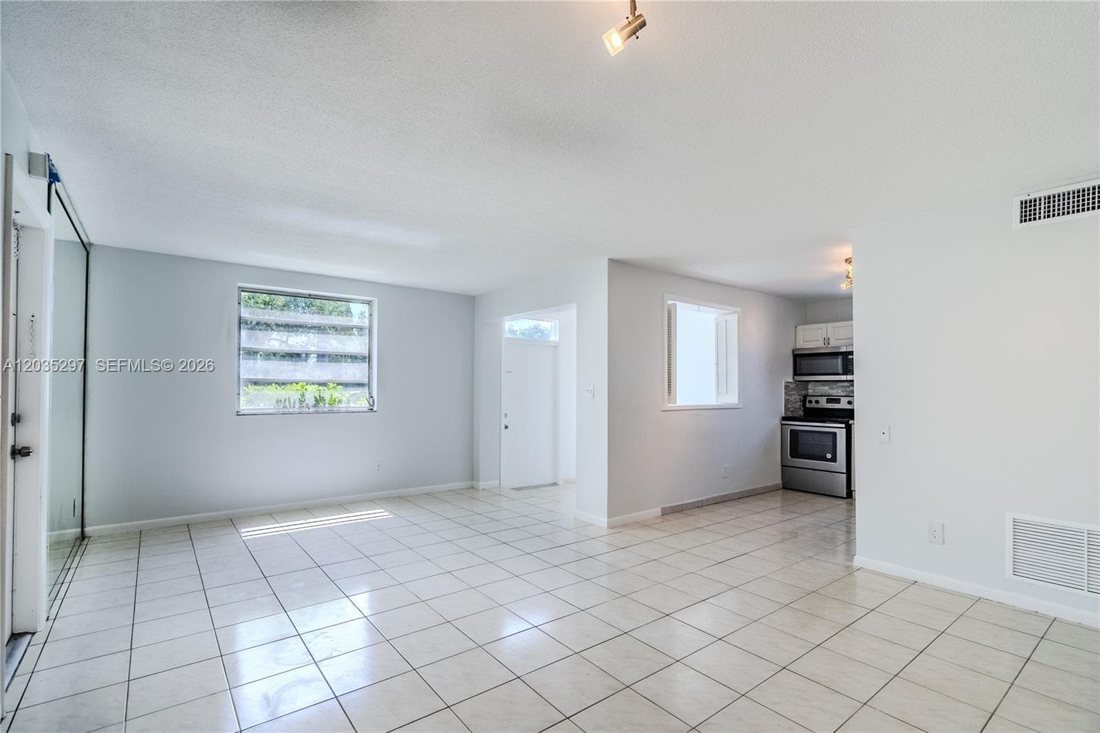 421 NE 1st St # 101, Hallandale Beach, FL 33009 photo 5