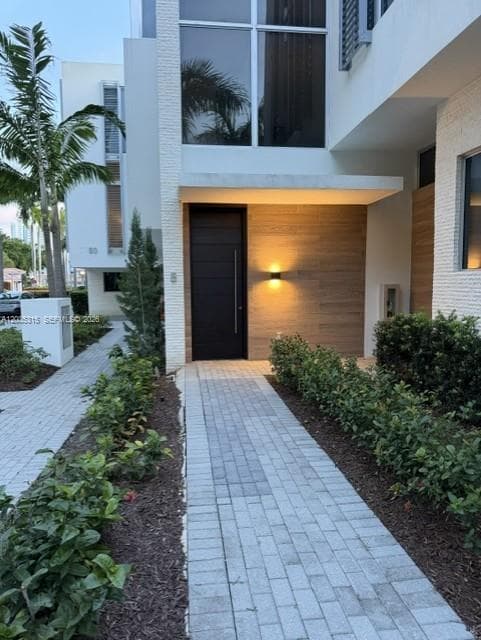 3750 Yacht Club Dr # TH5, Aventura, FL 33180 photo 2