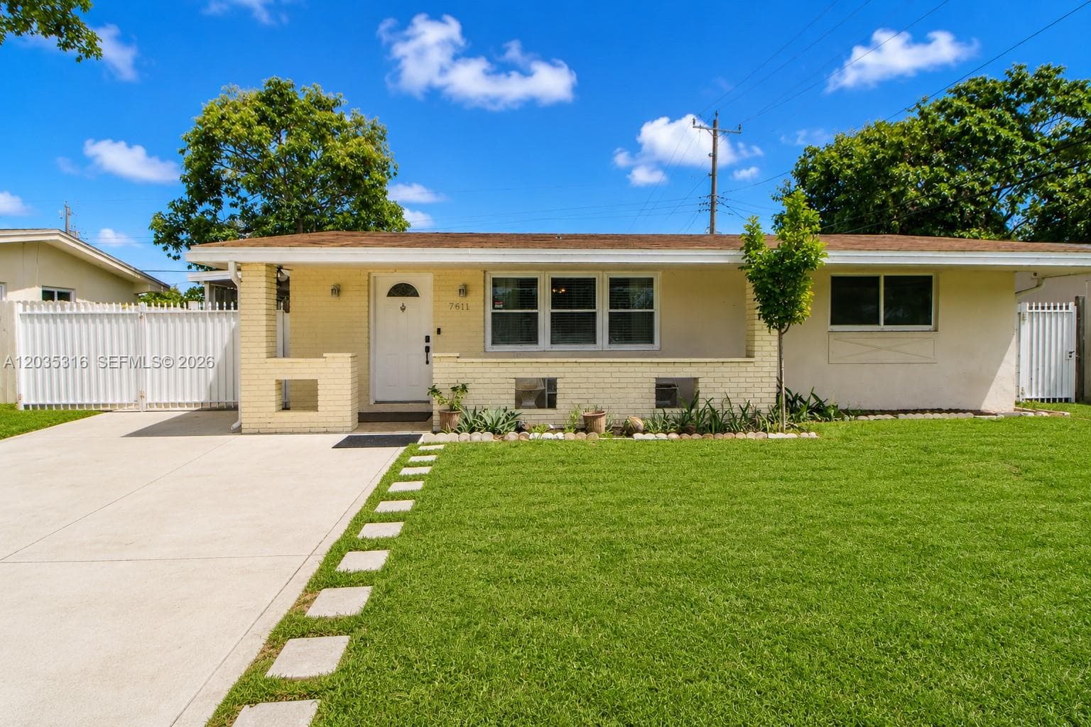 7611 NW 15th Ct, Pembroke Pines, FL 33024 photo 4