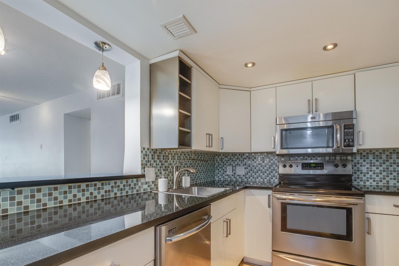 2651 S Course Drive # 109, Pompano Beach, FL 33069 photo 2