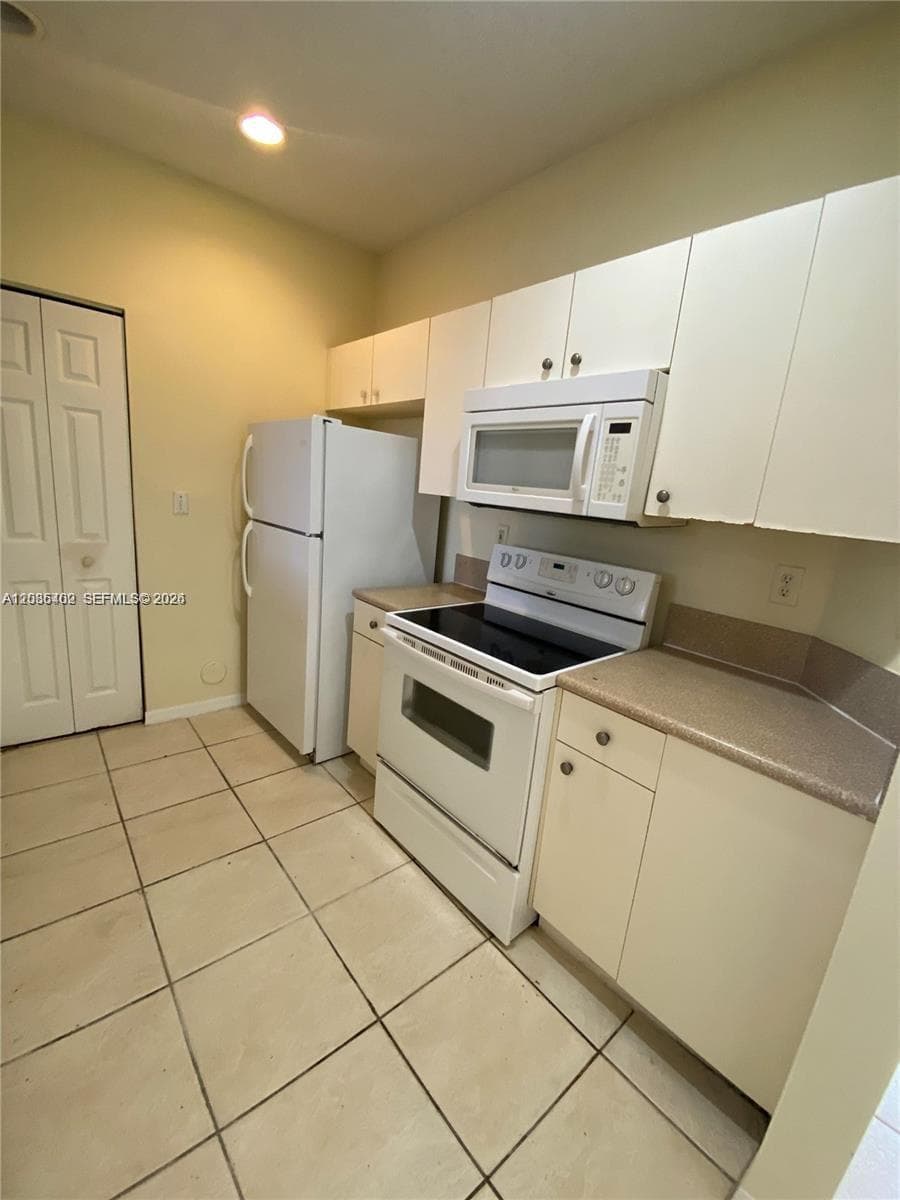 959 NE 42nd Pl # 959, Homestead, FL 33033 photo 4