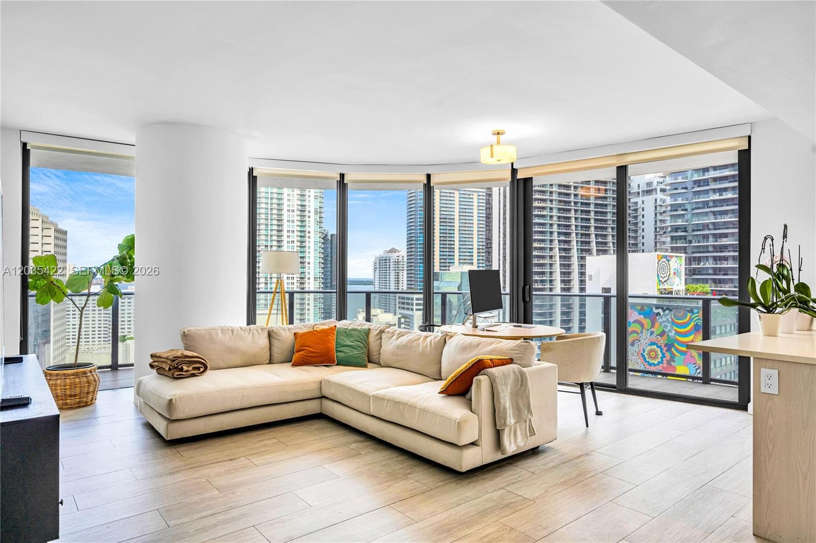 45 SW 9th St # 2103, Miami, FL 33130 photo 2