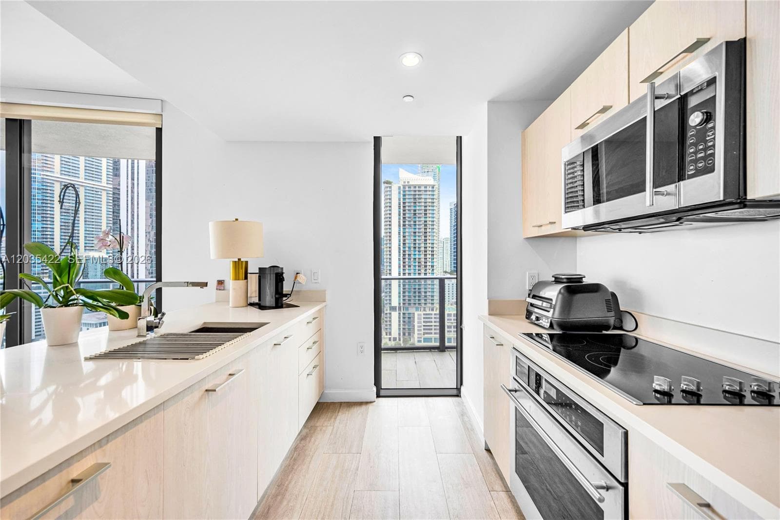 45 SW 9th St # 2103, Miami, FL 33130 photo 5