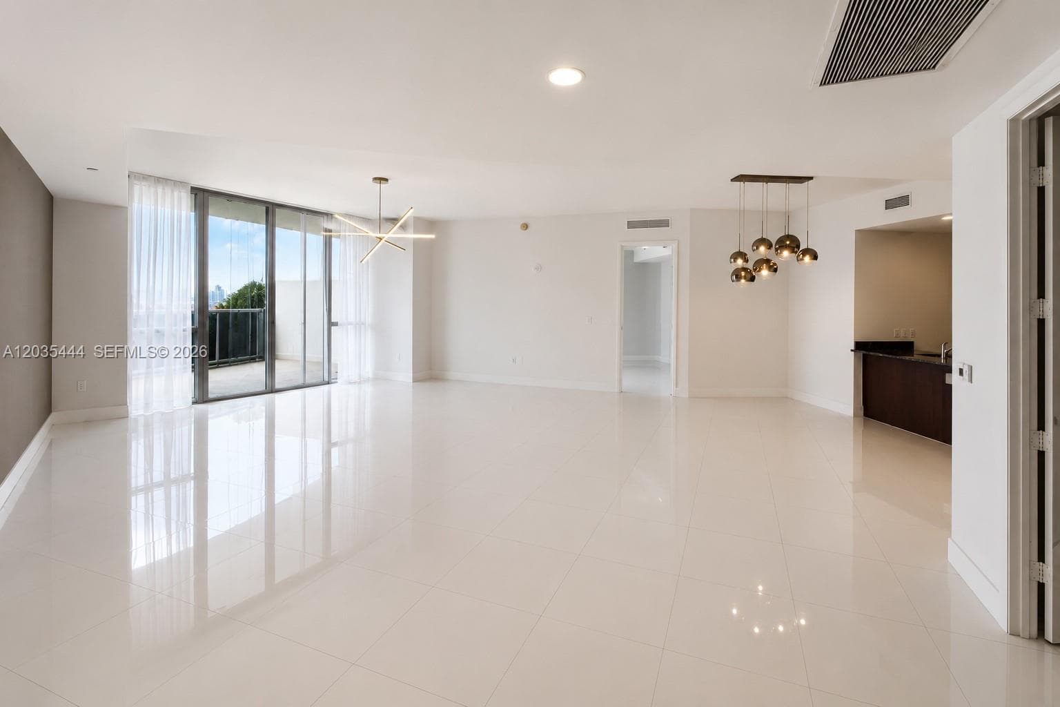15901 Collins Ave # 403, Sunny Isles Beach, FL 33160 photo 2