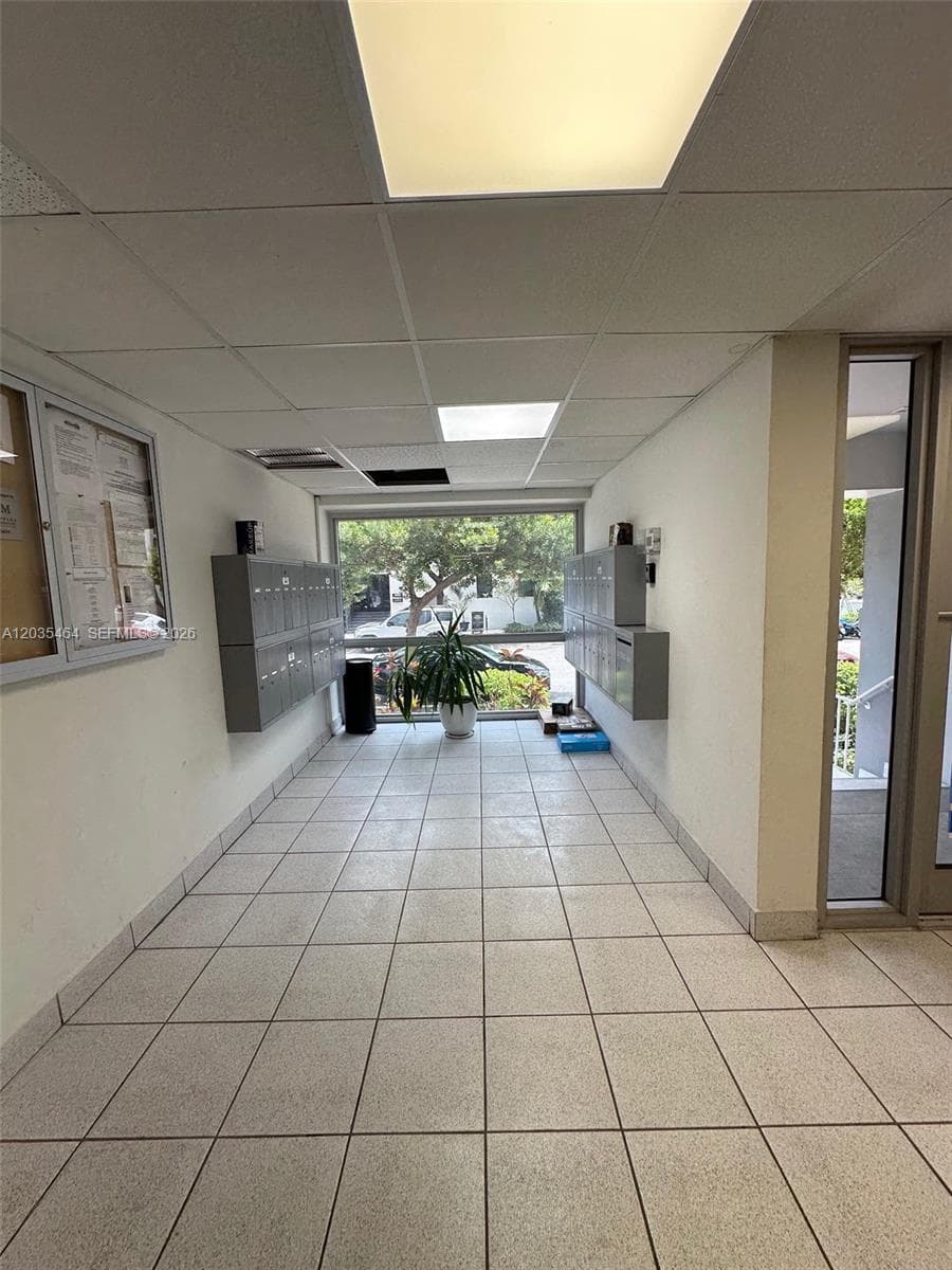 245 18th St # 401, Miami Beach, FL 33139 photo 3