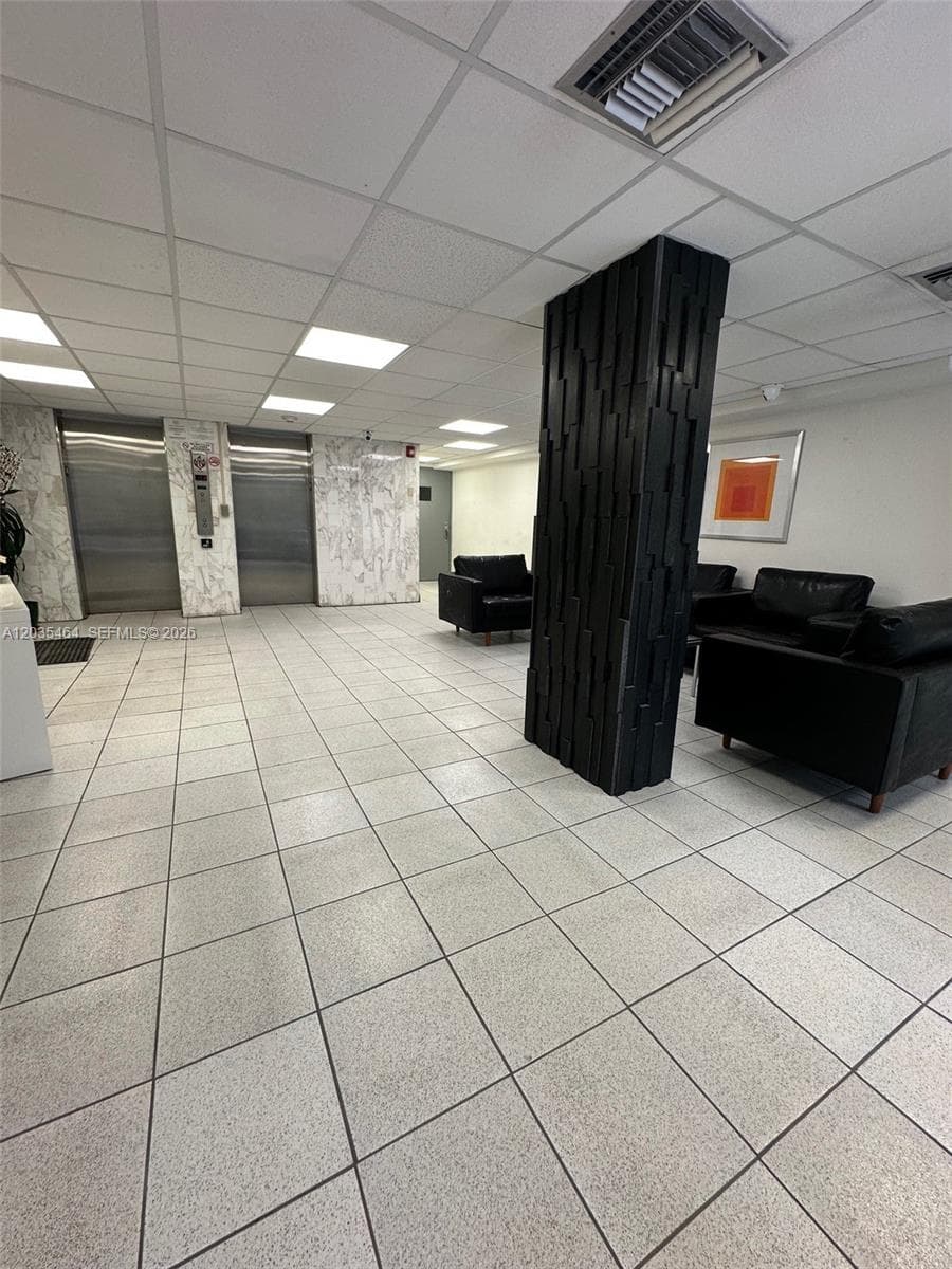 245 18th St # 401, Miami Beach, FL 33139 photo 4
