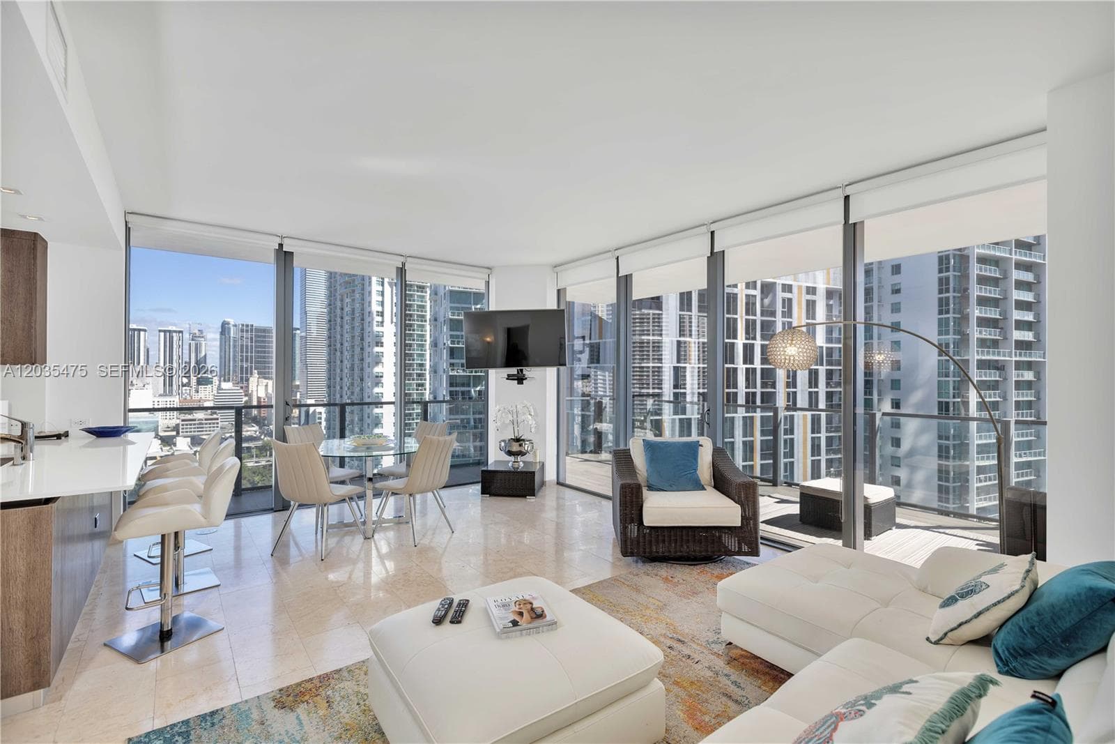 68 SE 6th St # 1611, Miami, FL 33131 photo 2
