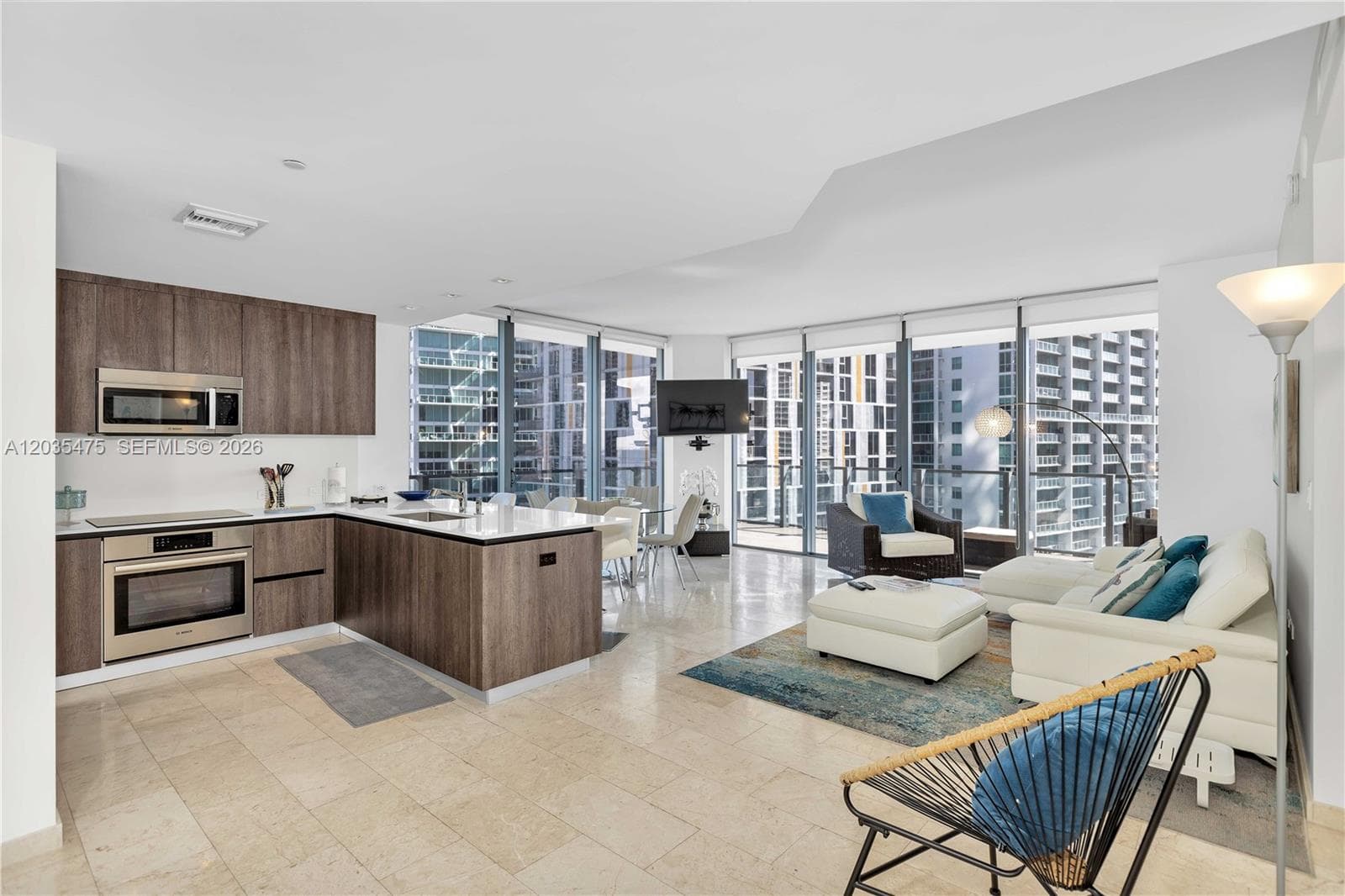 68 SE 6th St # 1611, Miami, FL 33131 photo 3