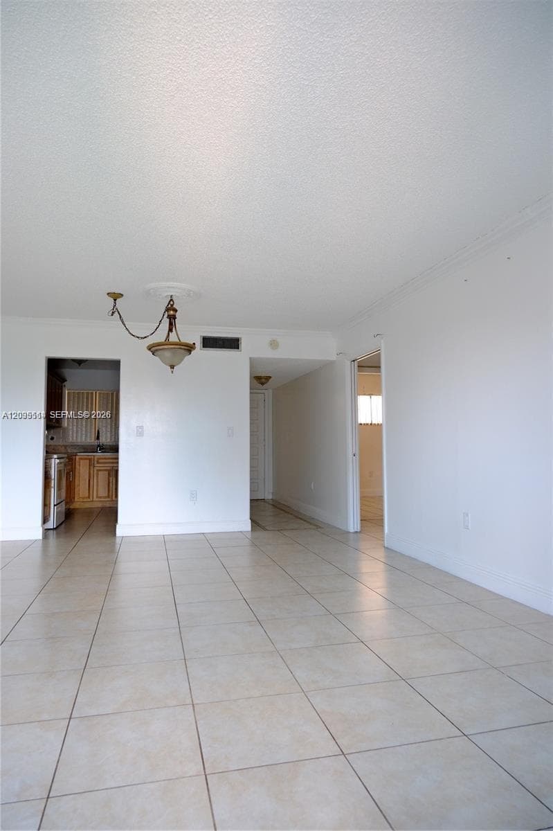 650 NE 149th St # 505F, Miami, FL 33161 photo 4