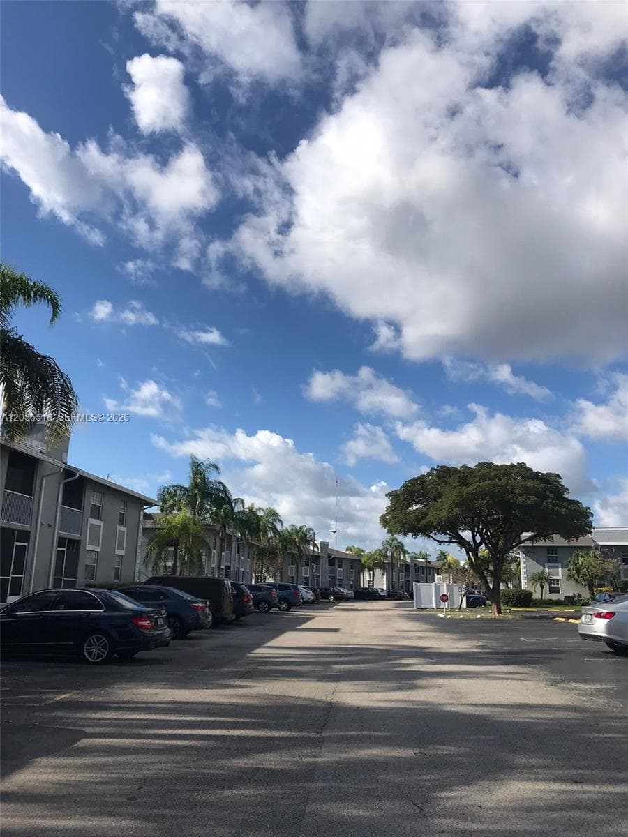 486 NE 210th Cir Ter # 204-29, Miami, FL 33179 photo 2