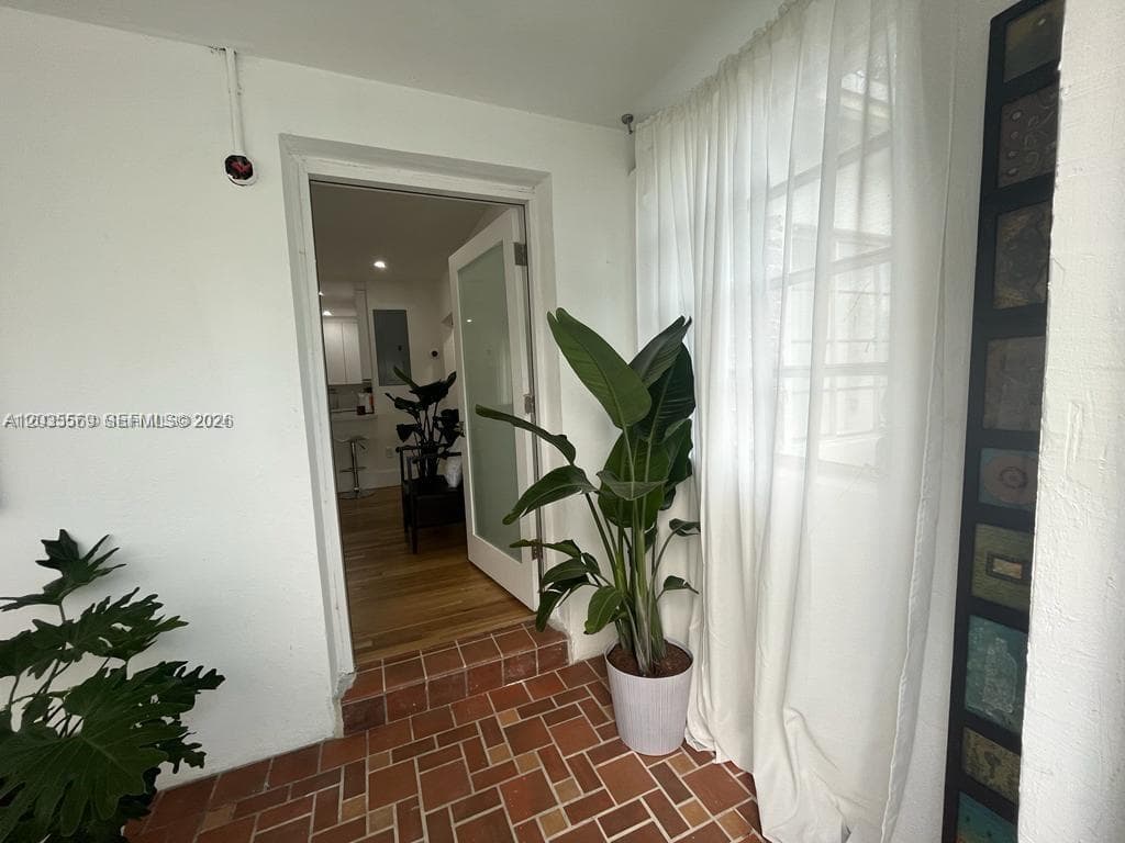 1091 NW 59th St, Miami, FL 33127 photo 4