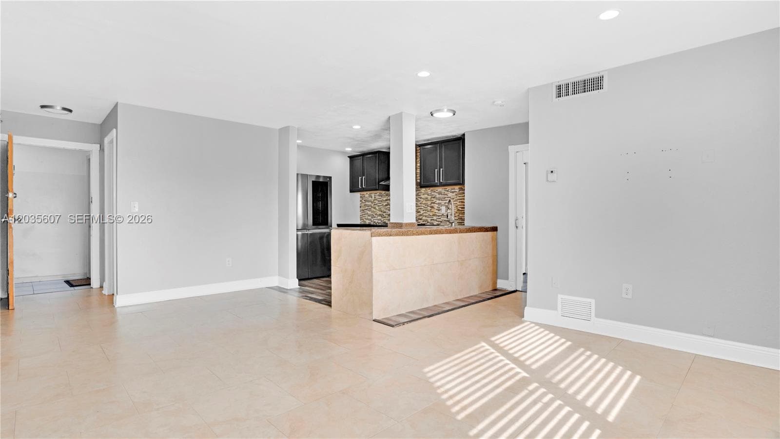 7925 Carlyle Ave # 403, Miami Beach, FL 33141 photo 5