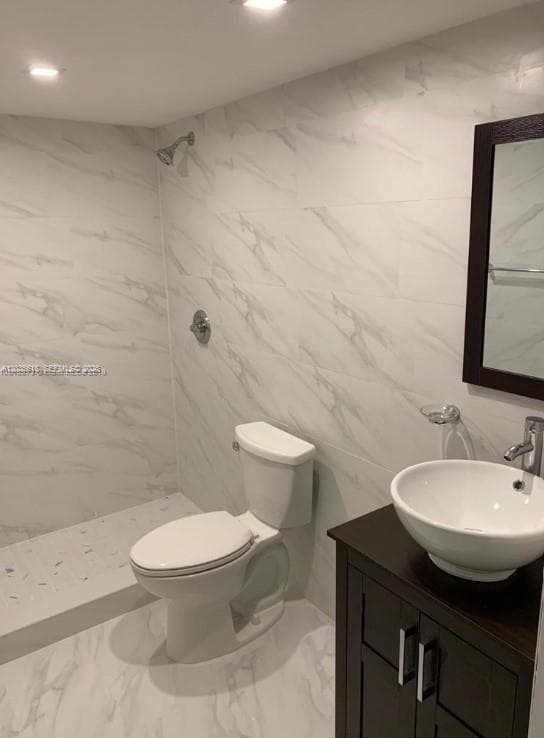 6175 NW 186th St # 305, Hialeah, FL 33015 photo 2