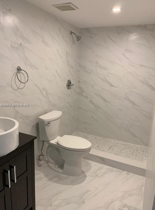 6175 NW 186th St # 305, Hialeah, FL 33015 photo 3