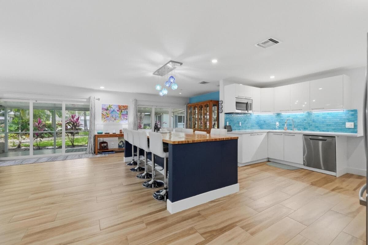 904 W Cypress Lane # V-46, Pompano Beach, FL 33069 photo 2