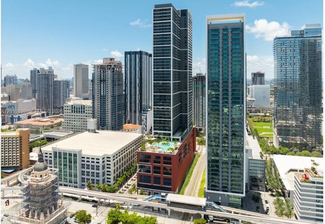 601 NE 1st Ave # 1720, Miami, FL 33132 photo 2
