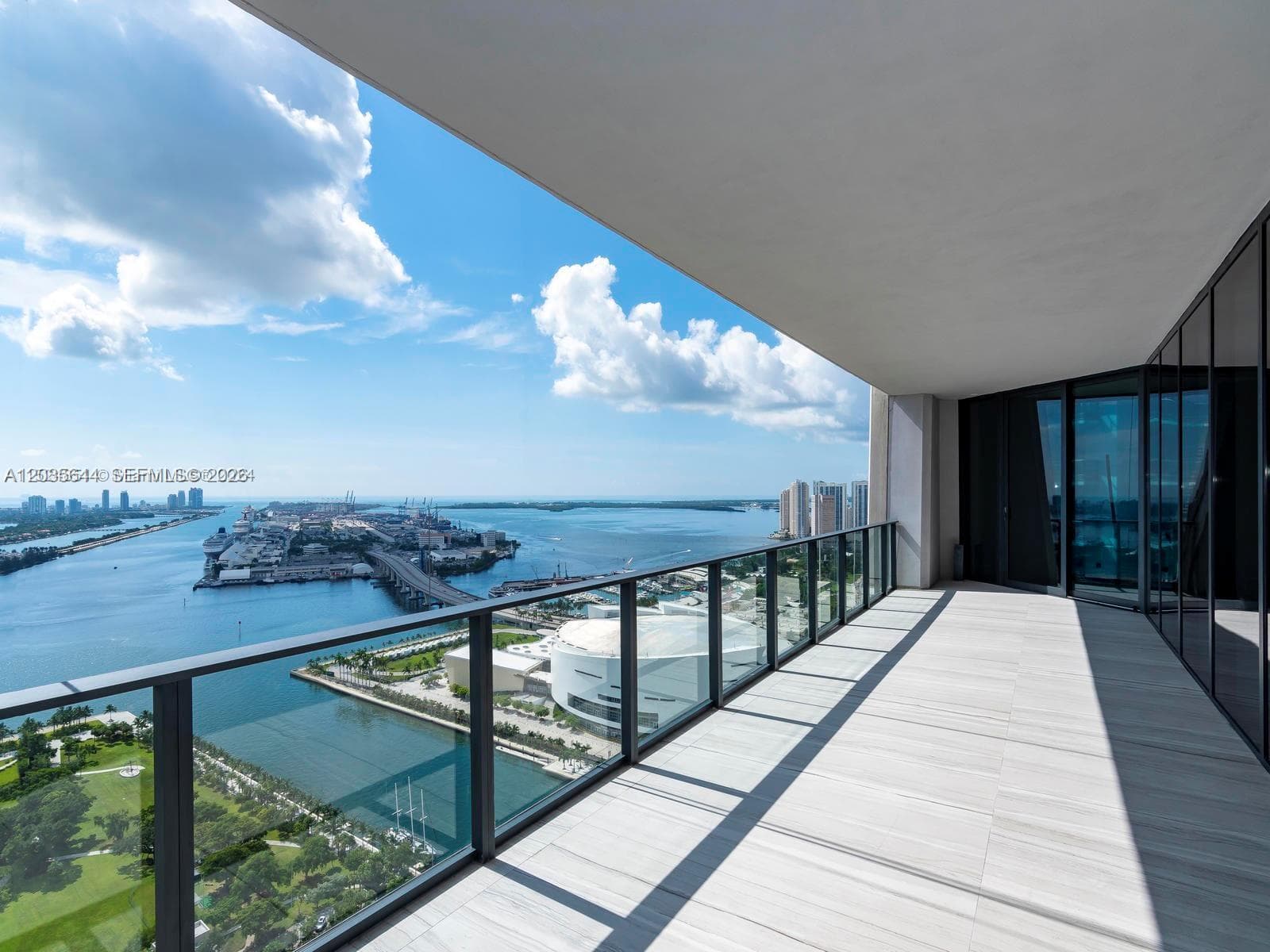 1000 Biscayne Blvd # 4802, Miami, FL 33132 photo 2