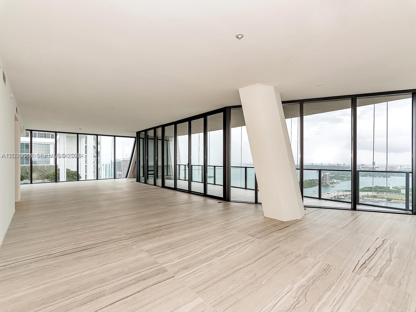 1000 Biscayne Blvd # 4802, Miami, FL 33132 photo 4