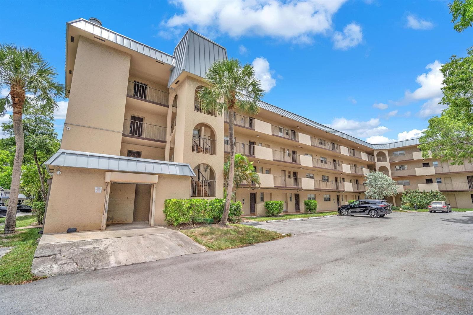 6361 N Falls Cir Drive # 408, Lauderhill, FL 33319 photo 2