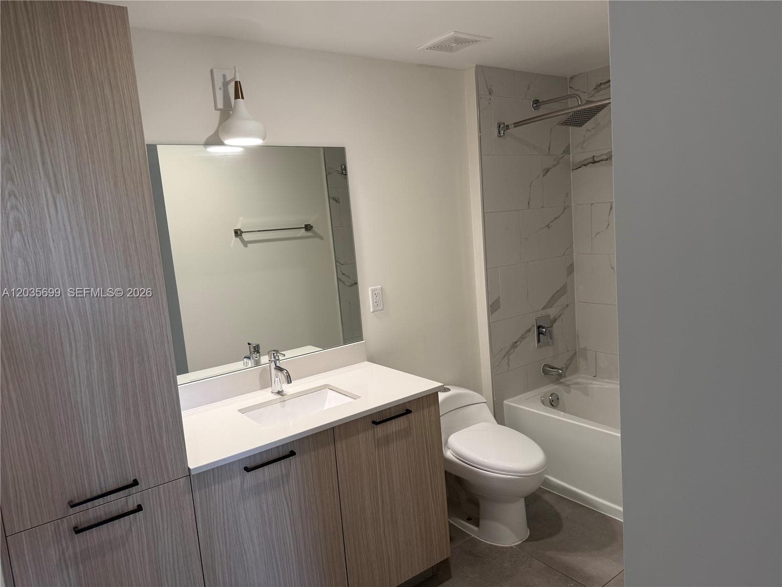 16395 Biscayne Blvd # 318, North Miami Beach, FL 33160 photo 2