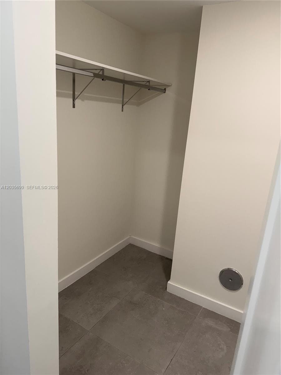16395 Biscayne Blvd # 318, North Miami Beach, FL 33160 photo 3