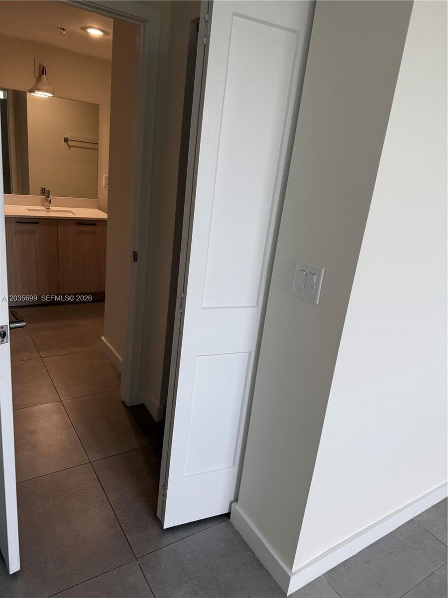 16395 Biscayne Blvd # 318, North Miami Beach, FL 33160 photo 5