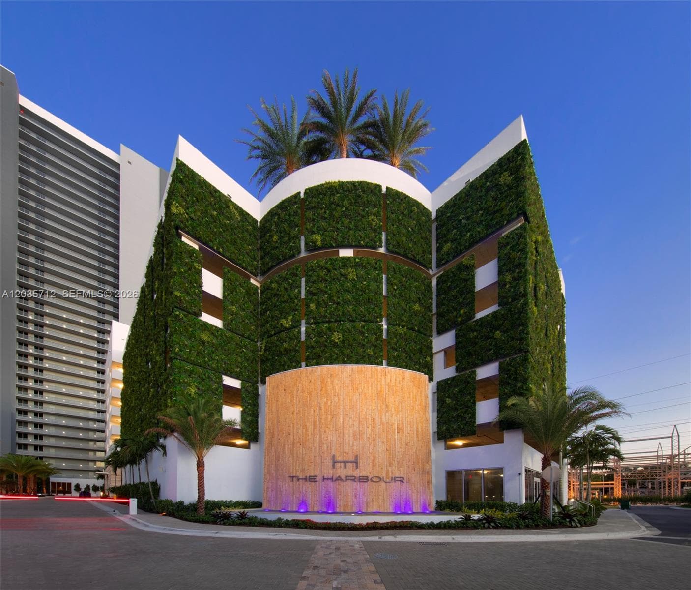 16385 Biscayne Blvd # 519, North Miami Beach, FL 33160 photo 2