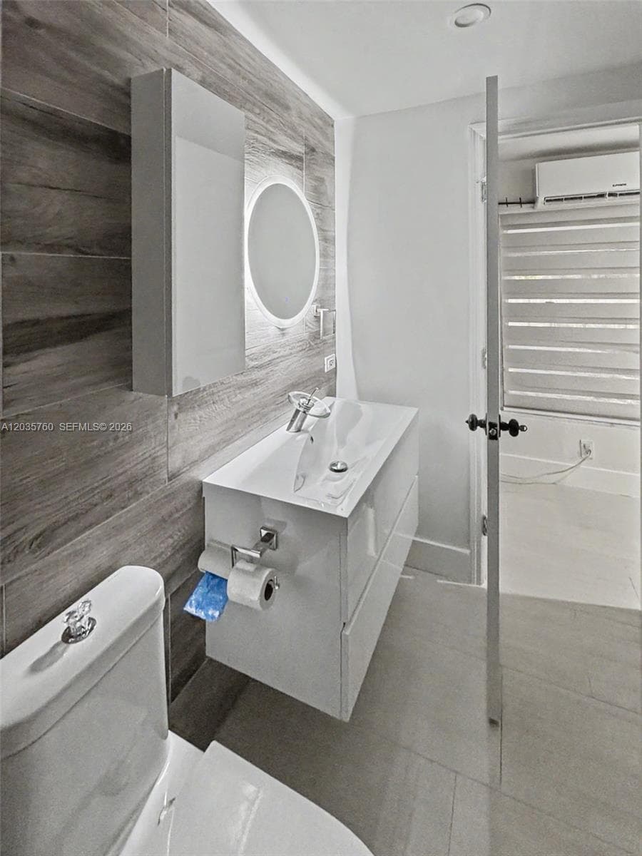 960 NE 146th St, North Miami, FL 33161 photo 3