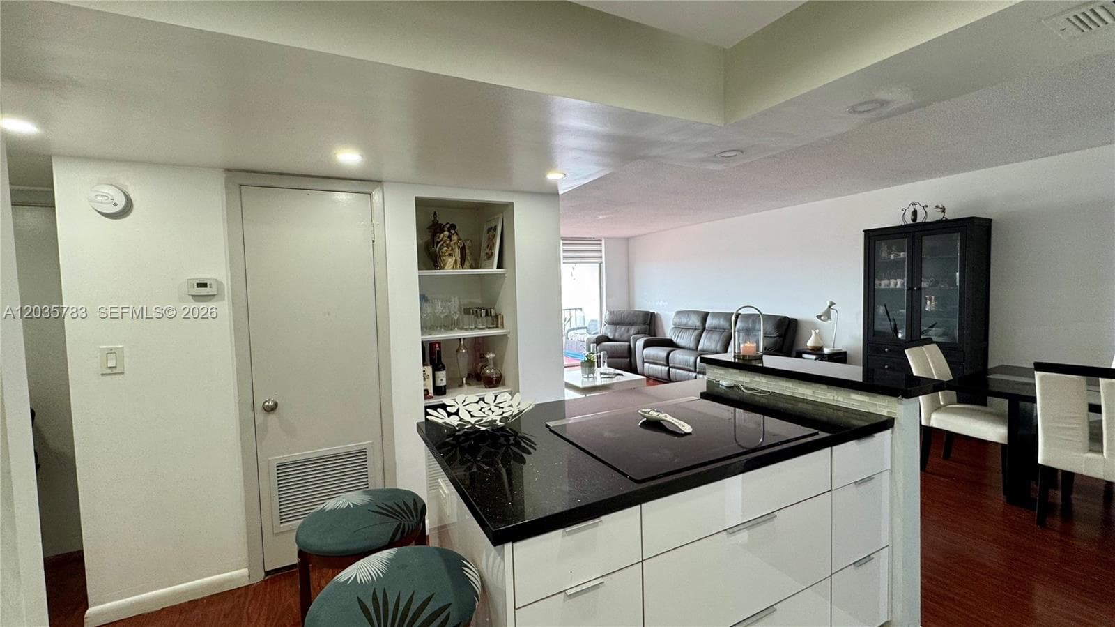 2780 NE 183rd St # 1607, Aventura, FL 33160 photo 4