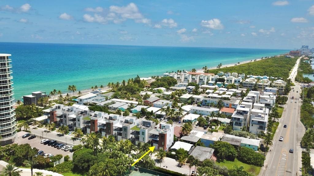 348 Balboa Street, Hollywood, FL 33019 photo 2