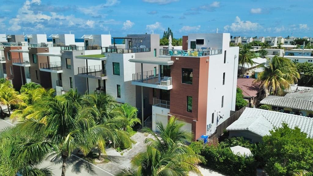 348 Balboa Street, Hollywood, FL 33019 photo 5
