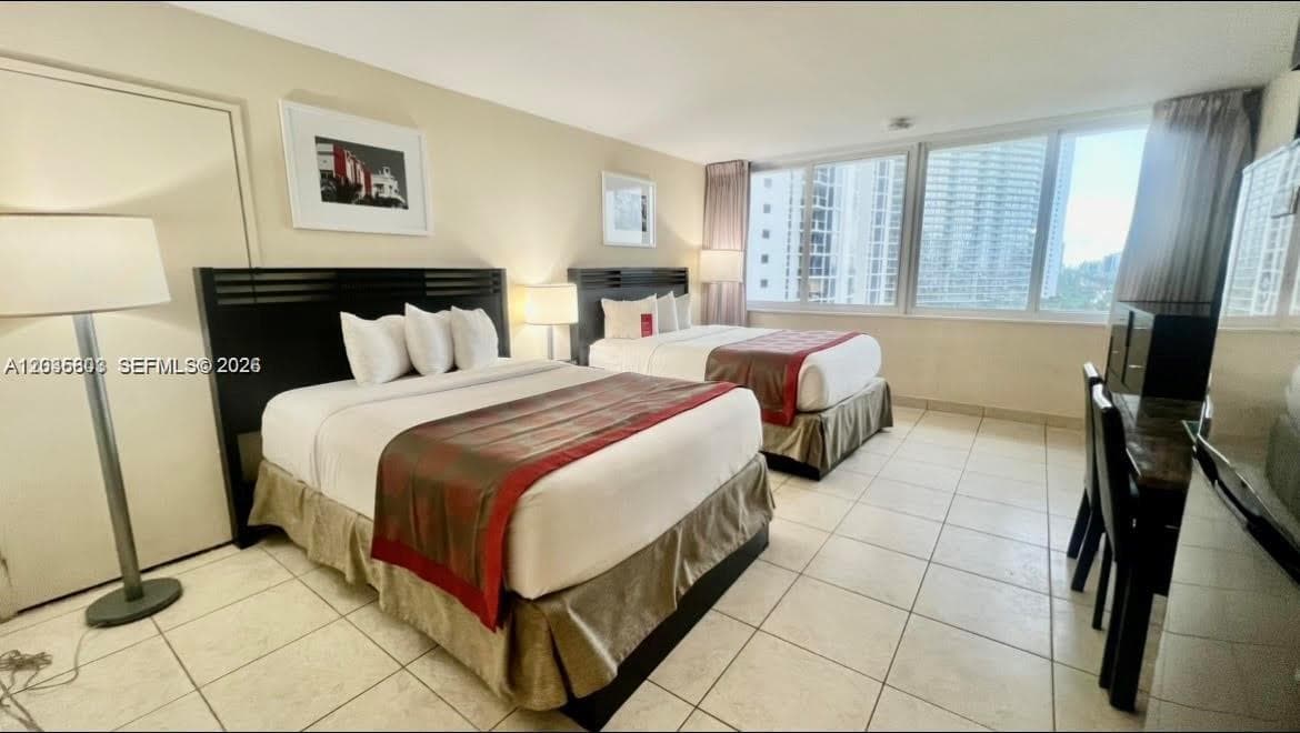 19201 Collins Ave # 942, Sunny Isles Beach, FL 33160 photo 2
