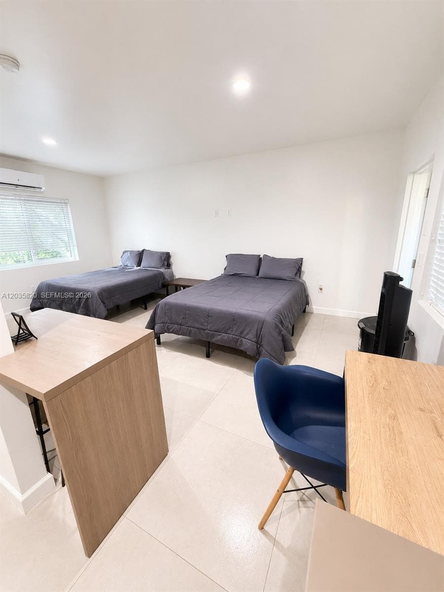 245 NE 33rd St # 104, Miami, FL 33137 photo 4