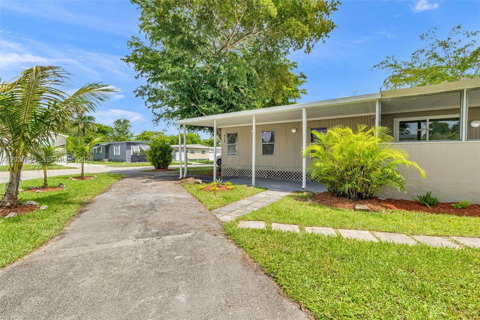 710 NW 217th Way, Pembroke Pines, FL 33029 photo 2