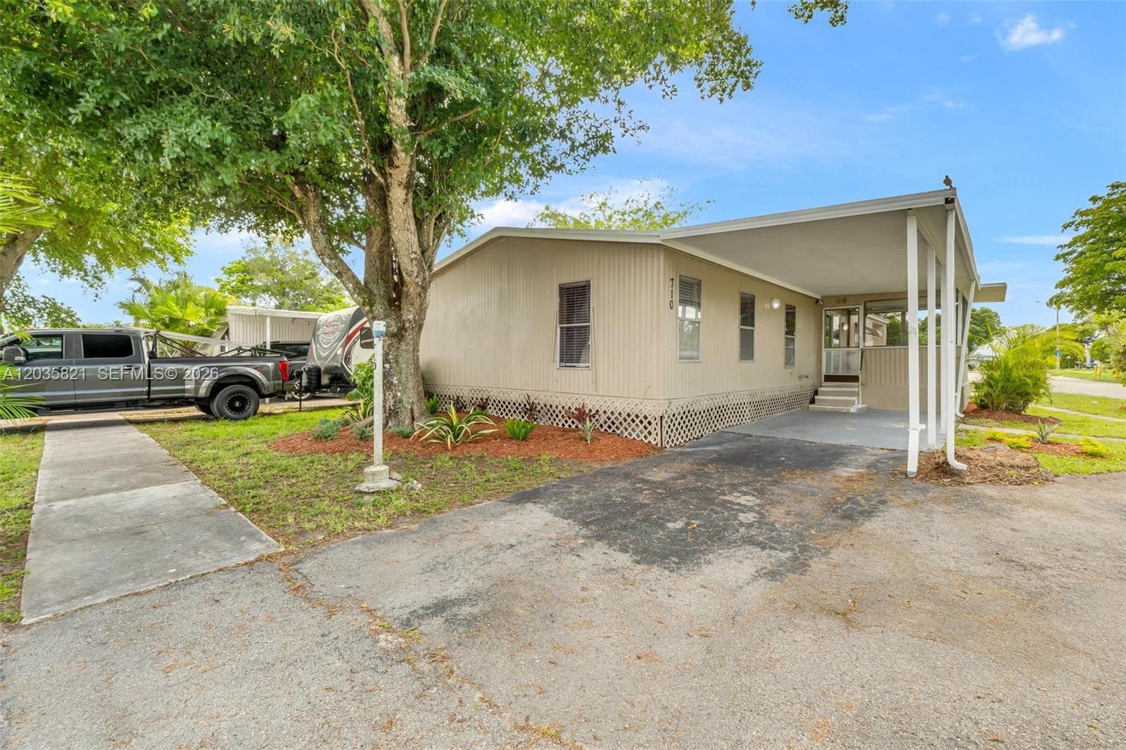 710 NW 217th Way, Pembroke Pines, FL 33029 photo 3