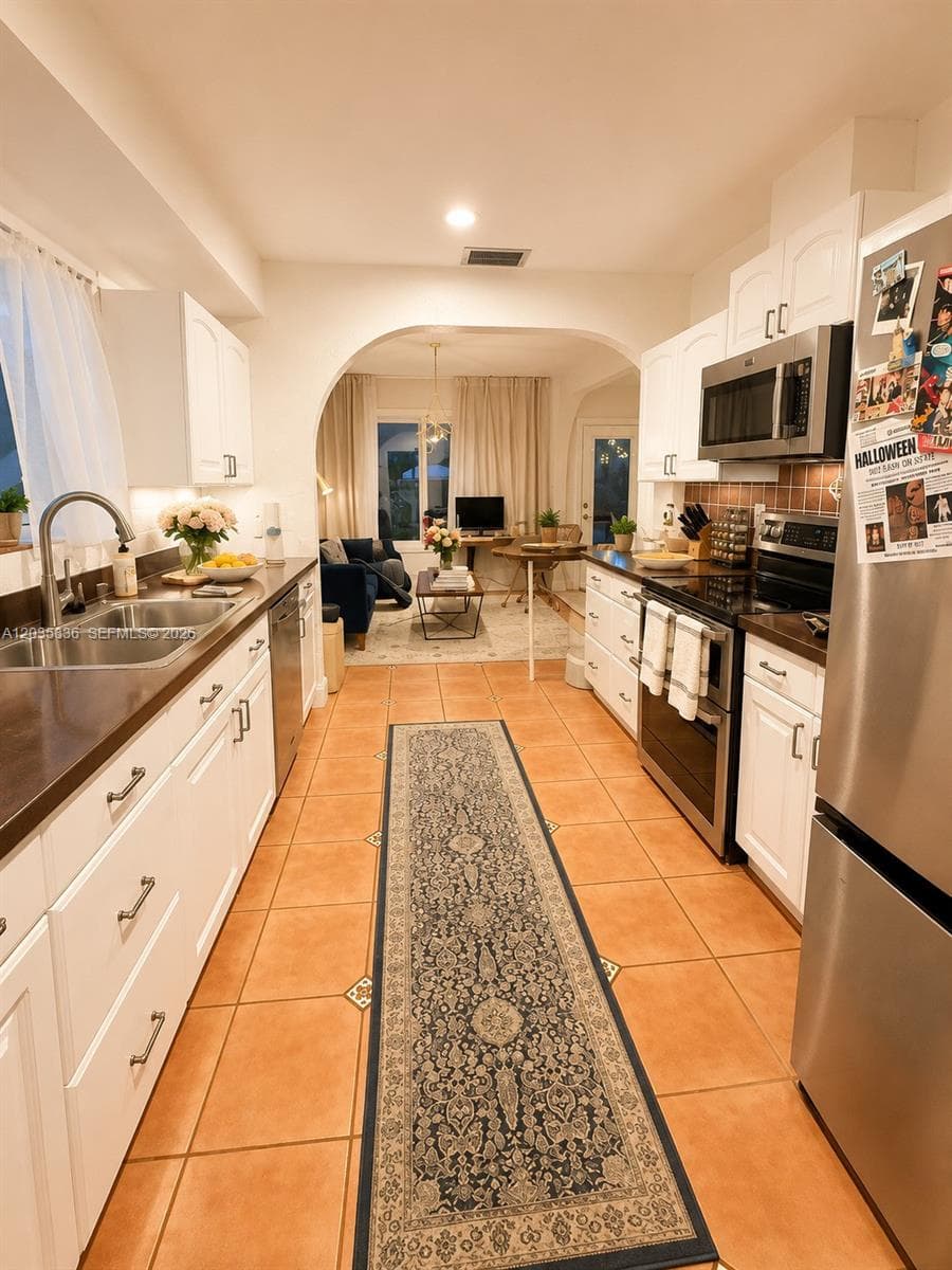 1183 NE 88th St, Miami, FL 33138 photo 5