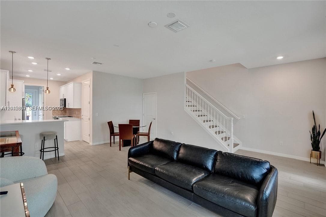 5140 Eucalyptus Dr # 5, Hollywood, FL 33021 photo 2