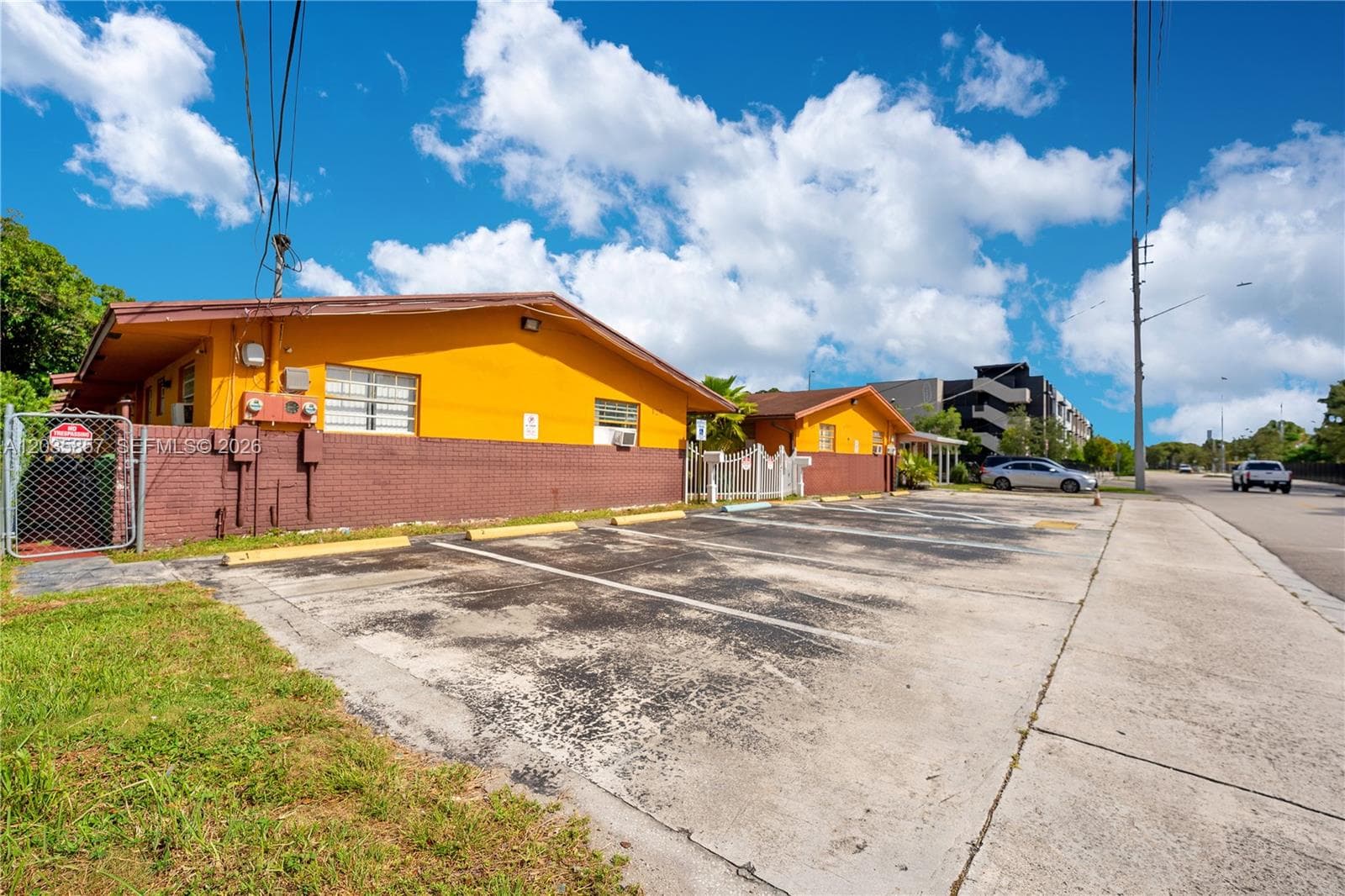 129-131 SE 5th St, Hallandale Beach, FL 33009 photo 2