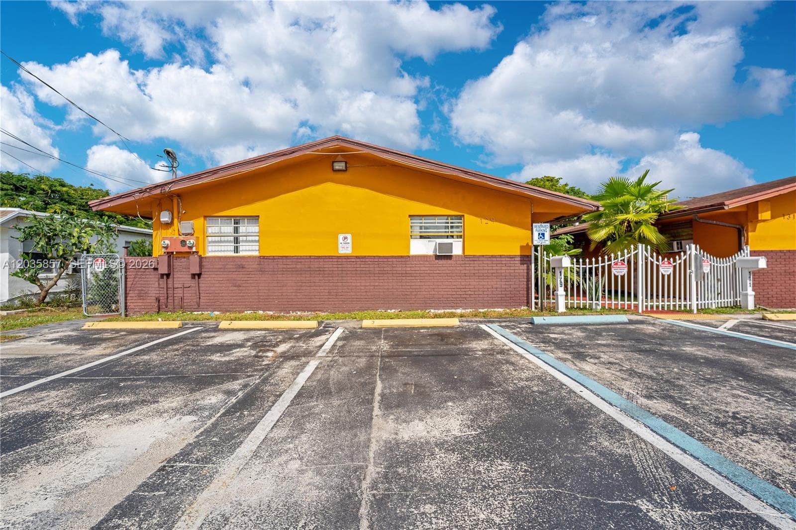 129-131 SE 5th St, Hallandale Beach, FL 33009 photo 3