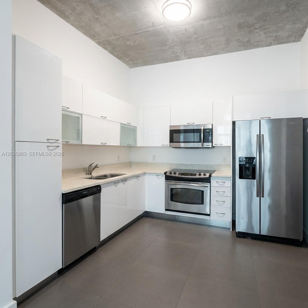 234 NE 3rd St # 1506, Miami, FL 33132 photo 2