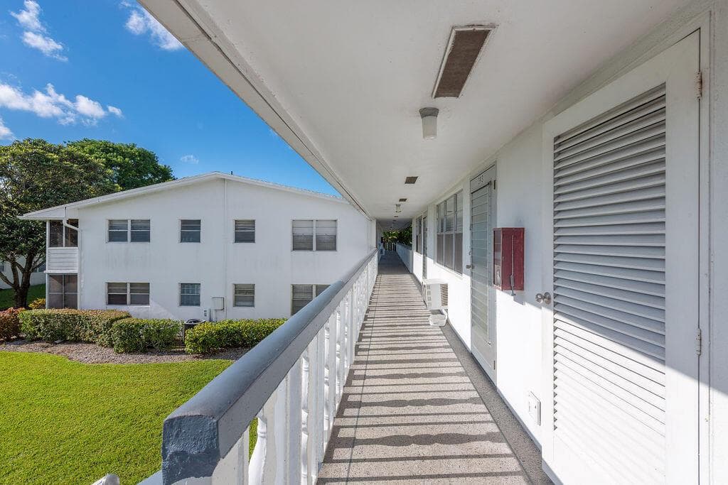 393 Windsor, West Palm Beach, FL 33417 photo 3
