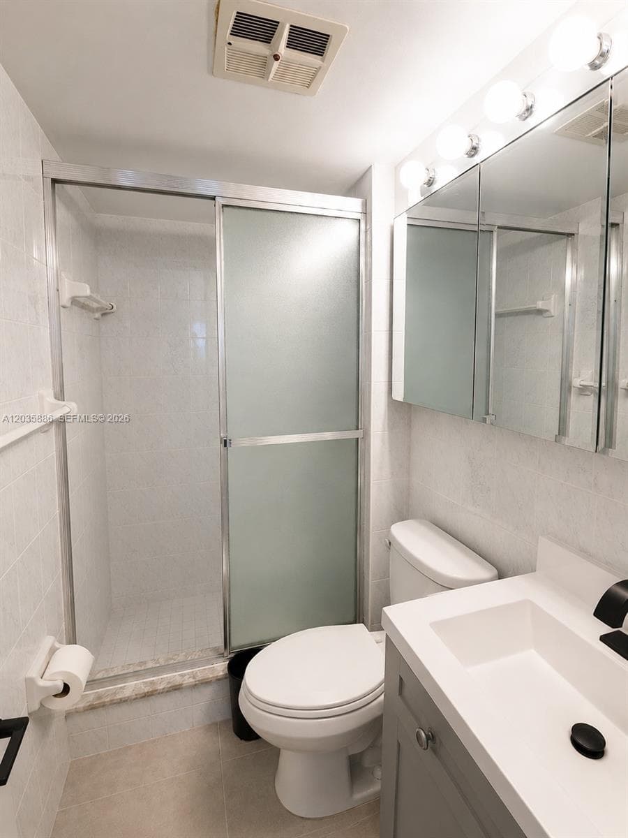 467 Golden Isles Dr # 110, Hallandale Beach, FL 33009 photo 5