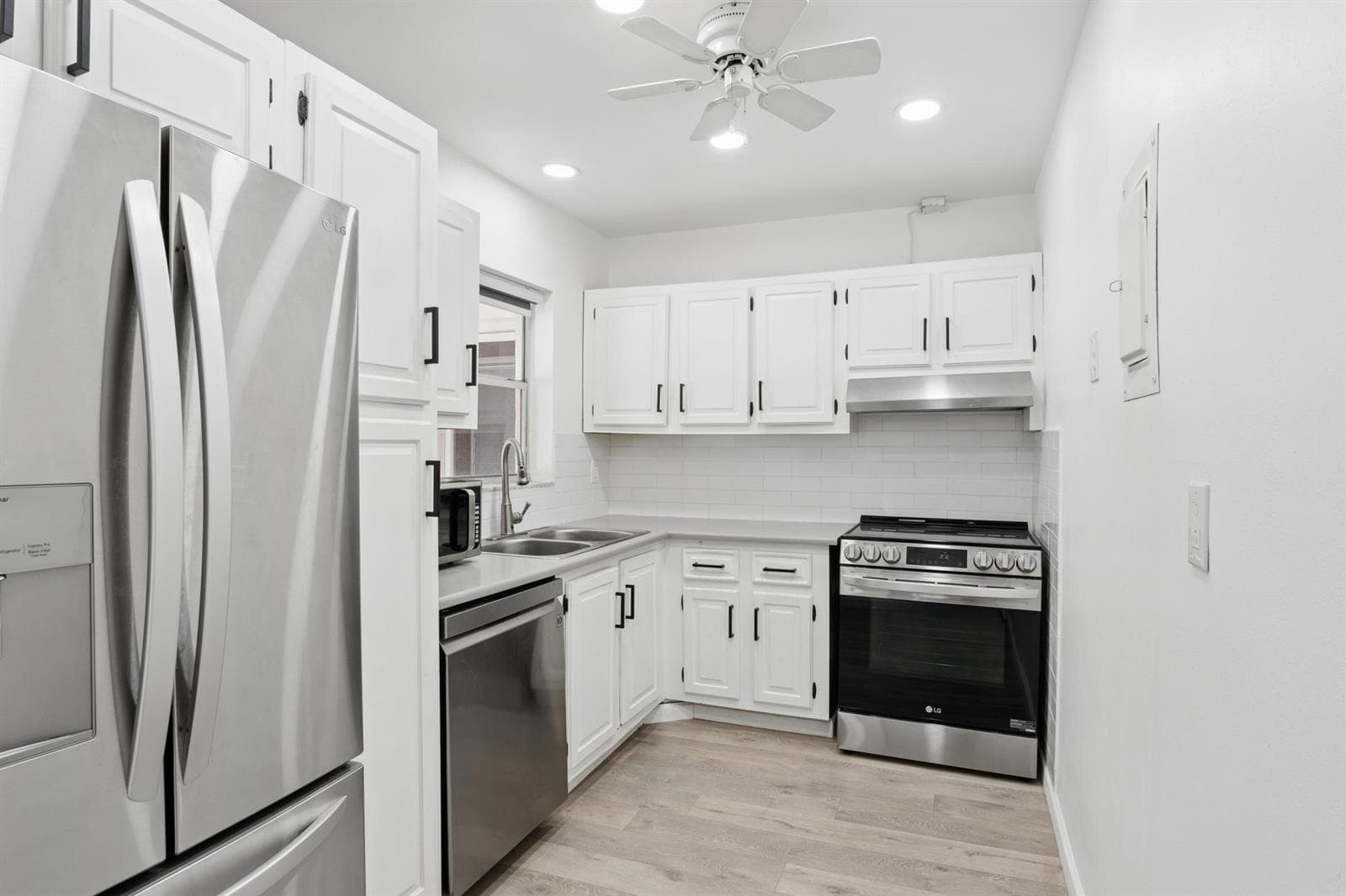 180 Lake Frances Drive, West Palm Beach, FL 33411 photo 5