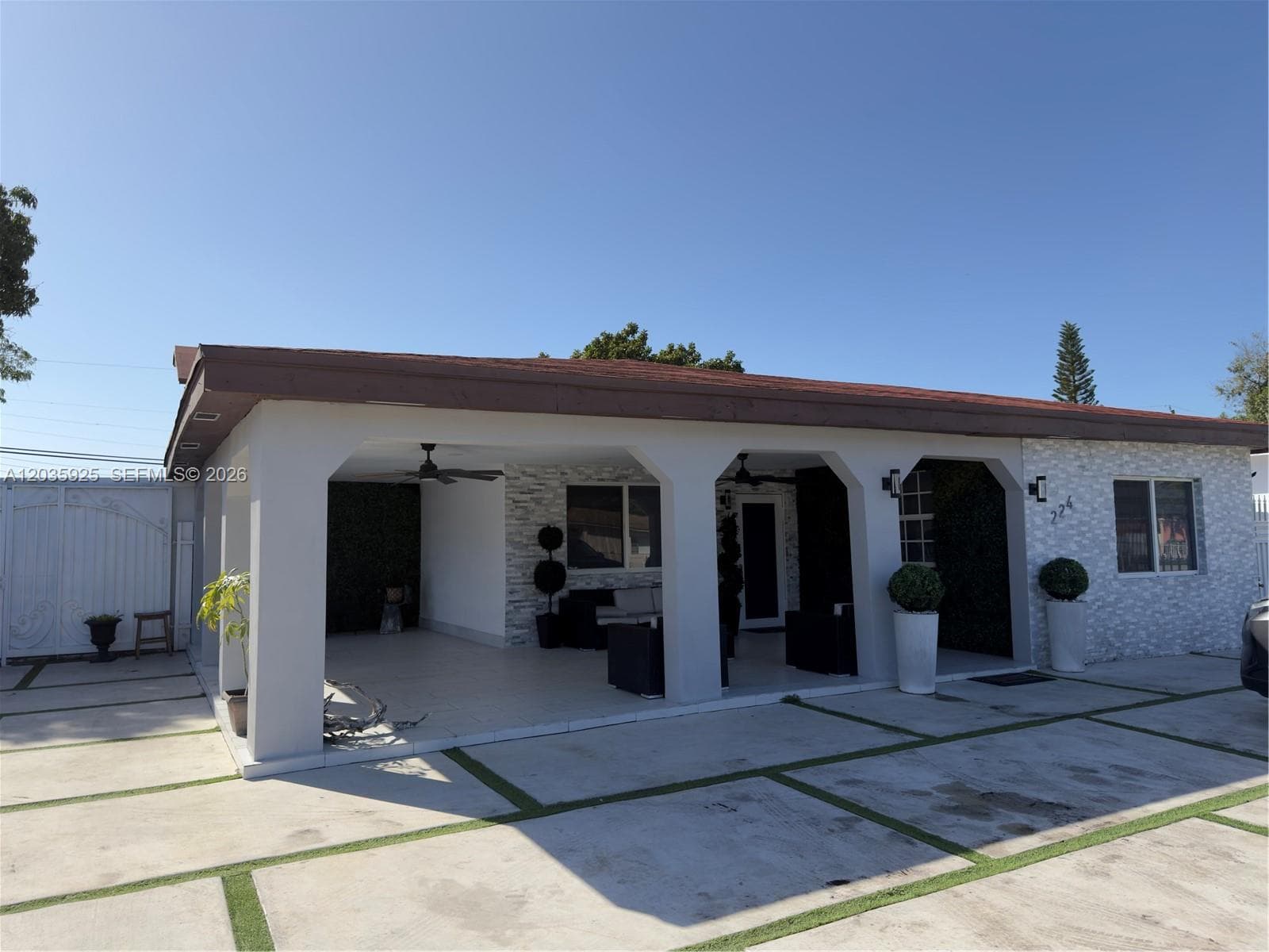 224 E 42nd St, Hialeah, FL 33013 photo 2