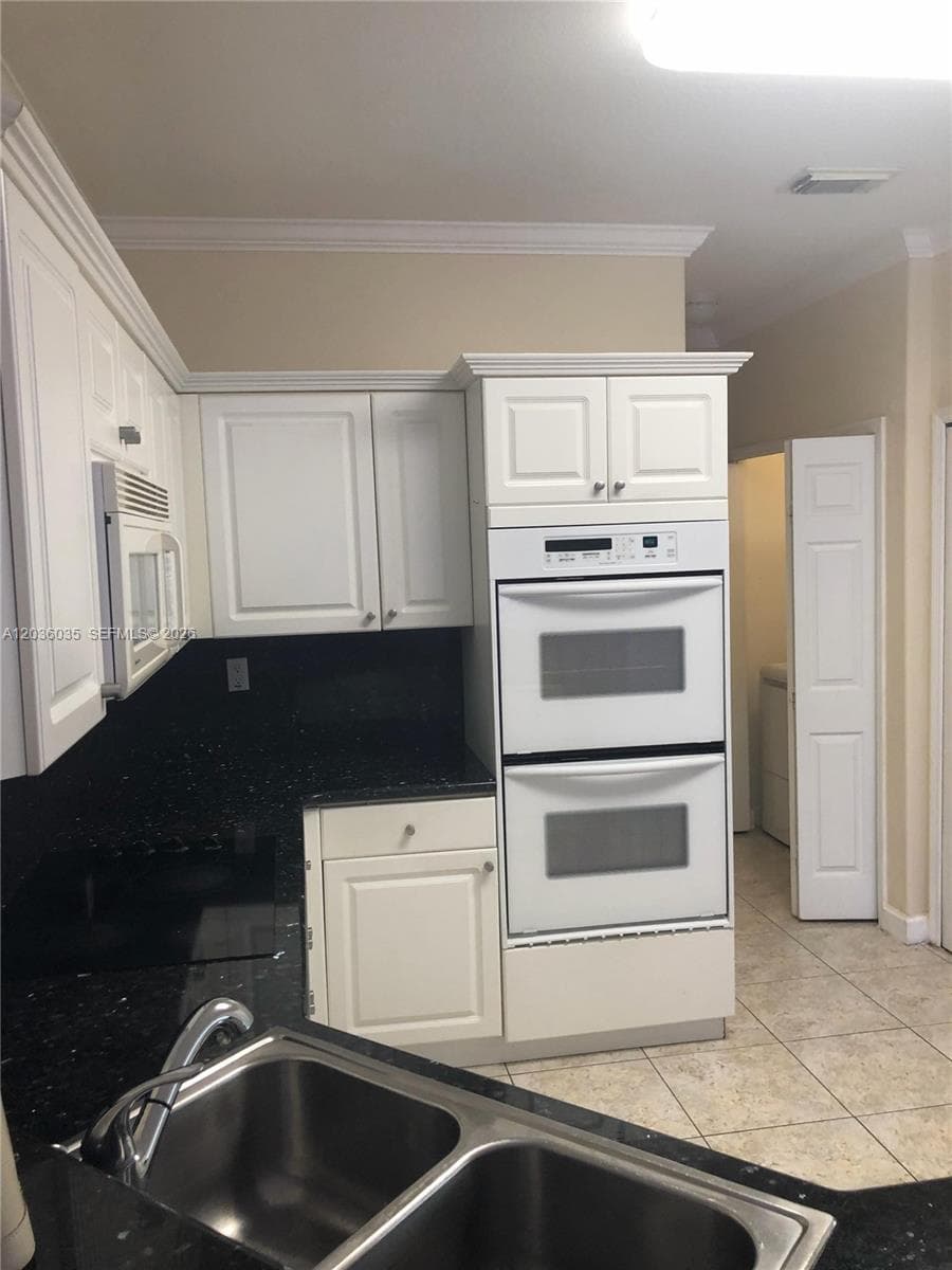 11253 NW 47th Ln, Doral, FL 33178 photo 2