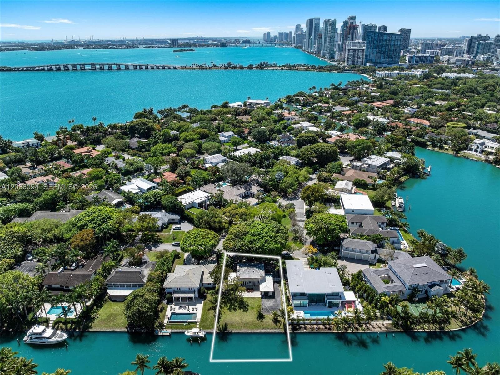 655 Buttonwood Ln, Miami, FL 33137 photo 2